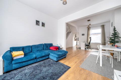 10 Queens Road, Welling, DA16 3EA