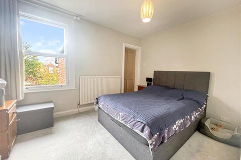 2 bedroom terraced house for sale, Kings Road, Reading RG4