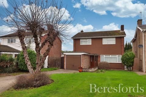 4 bedroom detached house for sale, Lawn Lane, Chelmsford, CM1