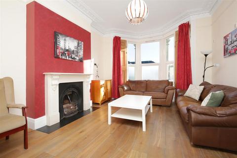 4 bedroom terraced house to rent, Upper Tollington Park, Finsbury Park