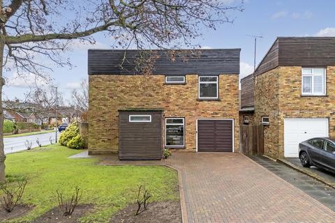 4 bedroom detached house for sale, Roslings Close, Chelmsford, CM1