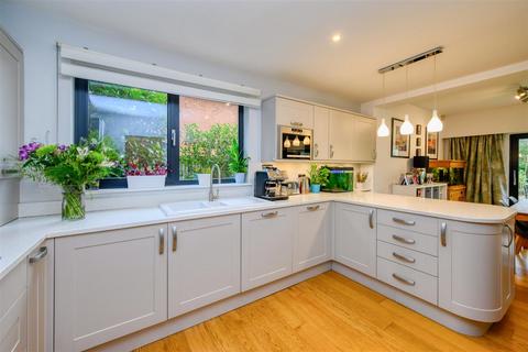 Magnolia Cottage Reades Lane, Gallowstree Common, Reading, RG4 9DP