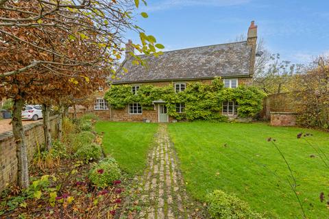 5 bedroom country house for sale, School Lane, Priors Marston, Warwickshire CV47 7RR