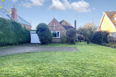 2 bedroom detached bungalow for sale, Peppard Road, Sonning Common Reading RG4