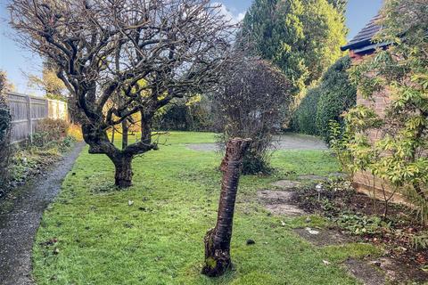 2 bedroom detached bungalow for sale, Peppard Road, Sonning Common Reading RG4