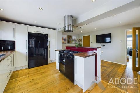 10 Northfield Close, Uttoxeter, ST14 7HJ