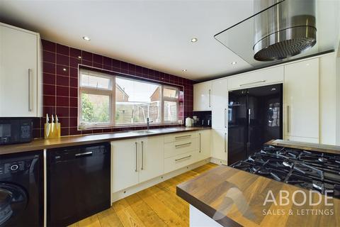 10 Northfield Close, Uttoxeter, ST14 7HJ
