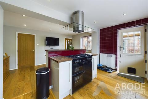 10 Northfield Close, Uttoxeter, ST14 7HJ