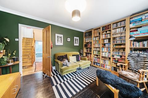 3 bedroom terraced house for sale, Henshaw Street, London