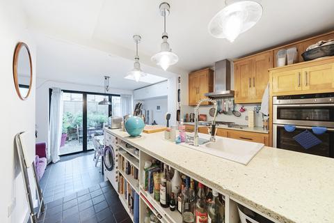 3 bedroom terraced house for sale, Henshaw Street, London