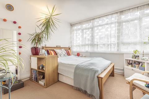 2 bedroom apartment to rent, Kersfield Road Putney SW15