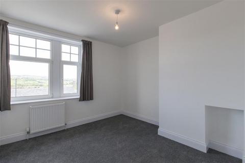 2 bedroom flat to rent, Cow Pasture Road, Ilkley, LS29