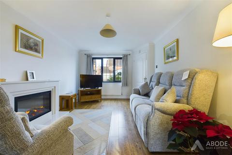19 Mallens Croft, Bramshall, Uttoxeter, ST14 5NG