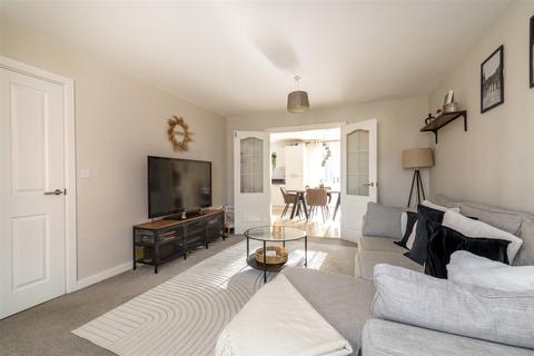 5 Sandy Close, Great Blakenham, Ipswich, IP6 0GQ