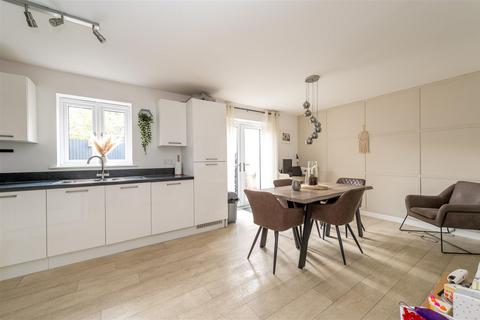 5 Sandy Close, Great Blakenham, Ipswich, IP6 0GQ