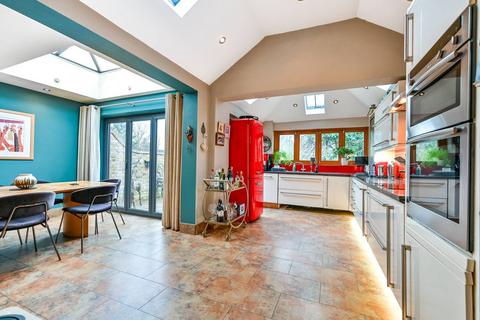 215 Jersey Road, Isleworth, TW7 4RE