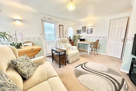 2 bedroom park home for sale, The Crescent, Oaktree Park, St Leonards, Ringwood, Hampshire