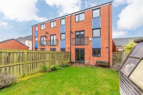 4 bedroom townhouse for sale, Bowden Close, Great Park, NE13