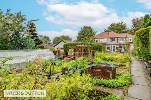 4 bedroom semi-detached house for sale, Rochdale Road, High Crompton, Shaw, Oldham, OL2