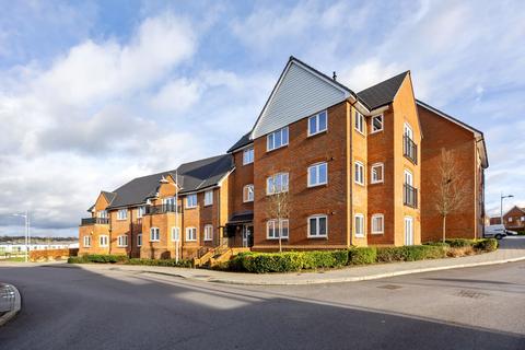 2 bedroom flat for sale, Pondtail Walk, Faygate, RH12