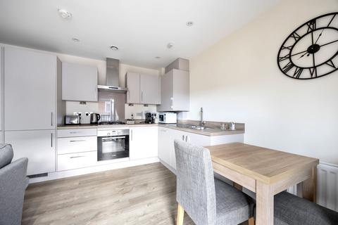 2 bedroom flat for sale, Pondtail Walk, Faygate, RH12