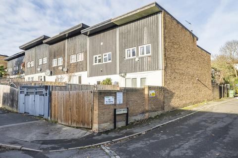 3 bedroom end of terrace house for sale, Owens Way, London