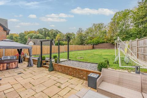 5 bedroom detached house for sale, Canonsfield Road, Welwyn