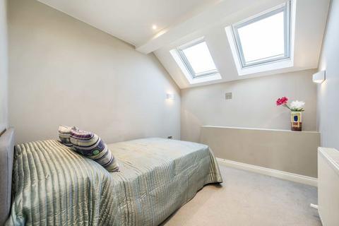 2 bedroom flat for sale, Gilbey Road, London SW17