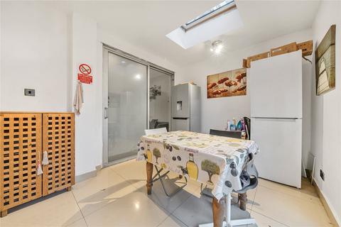 4 bedroom terraced house for sale, Barriedale, London