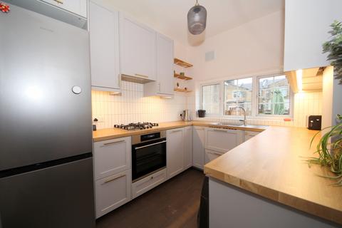 2 bedroom terraced house for sale, Landseer Road, EN1