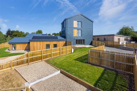 4 bedroom semi-detached house for sale, Apple Orchard, Staverton