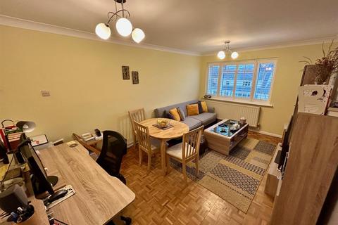 1 bedroom flat for sale, Gordon Road, London