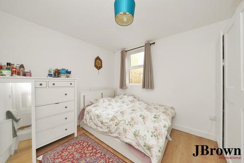 1 bedroom flat for sale, 52 Eastern Road, Romford, Essex, RM1