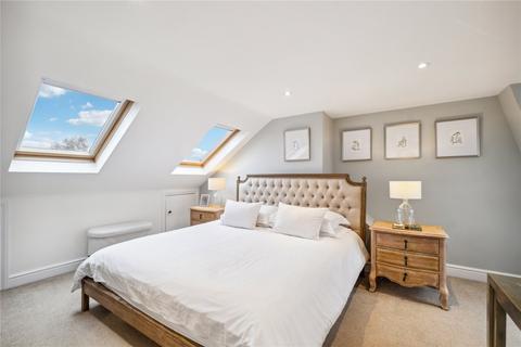 3 bedroom maisonette for sale, Penwith Road, SW18