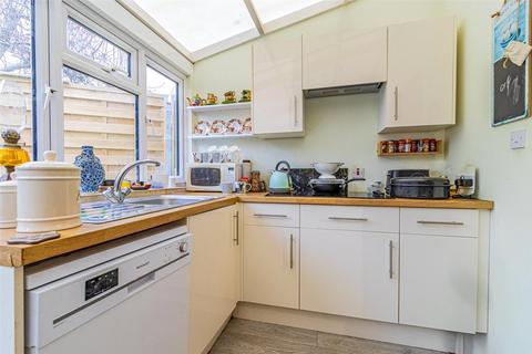 3 bedroom end of terrace house for sale, Lansdown Road, Swindon SN1