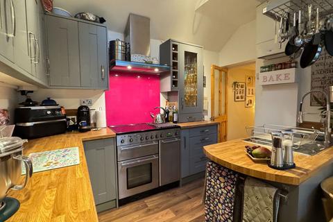 4 bedroom end of terrace house for sale, Bannawell Street, Tavistock PL19