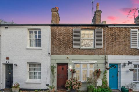 2 bedroom terraced house for sale, St. Marys Square, Ealing, London, W5