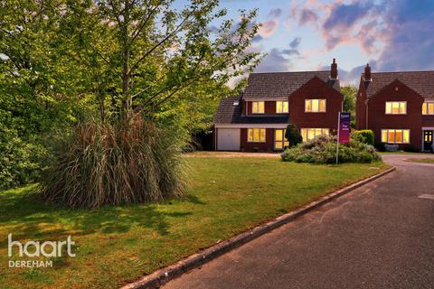 5 bedroom detached house for sale, Norwich Road, Dereham