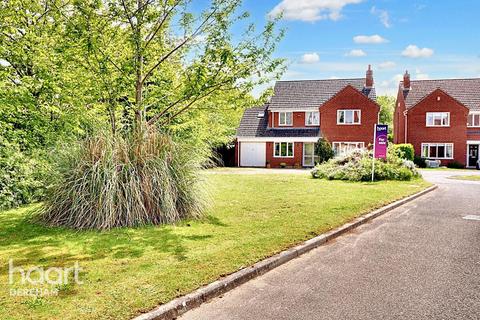 5 bedroom detached house for sale, Norwich Road, Dereham