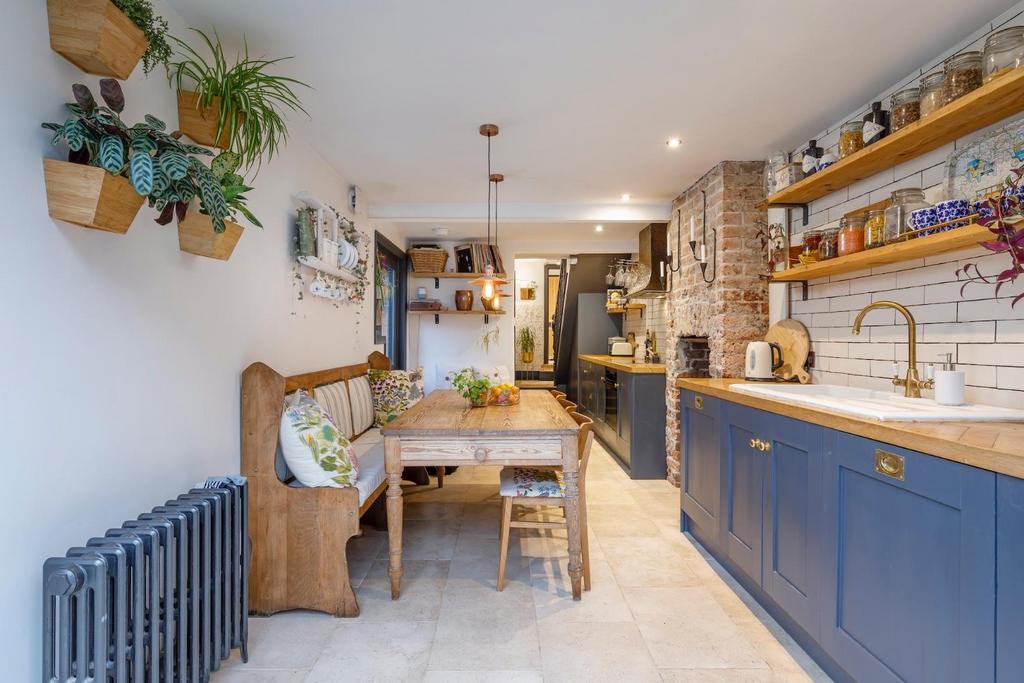 Kitchen/Dining Room