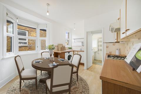 15a Shirley Gardens, London, W7 3PT