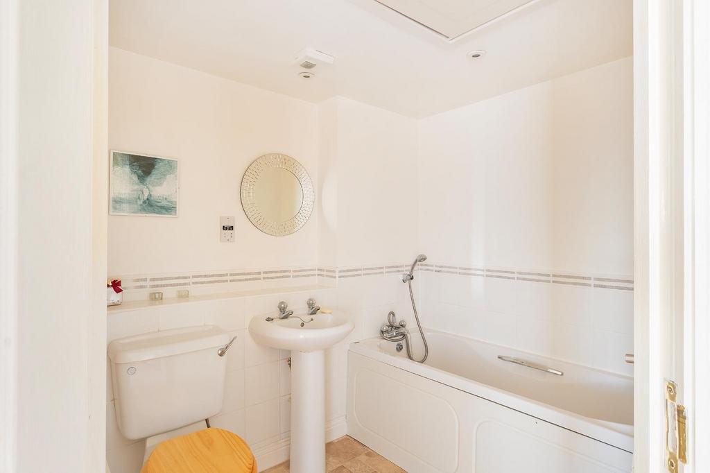 8 S2 CBR - Bathroom A.jpg