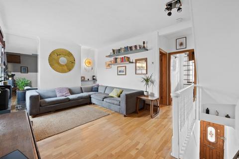 2 bedroom flat for sale, Margaret Road, London, N16