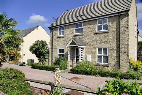 4 bedroom detached house for sale, Honeysuckle Close, Calne