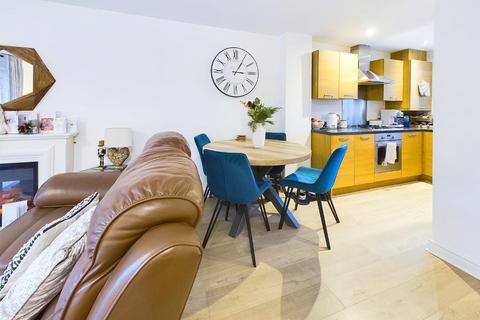 2 bedroom townhouse for sale, Tulyar Court, Gilstead, Bingley