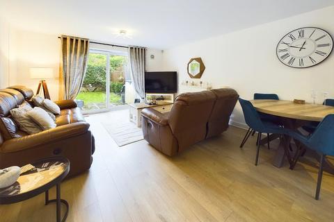 2 bedroom townhouse for sale, Tulyar Court, Gilstead, Bingley