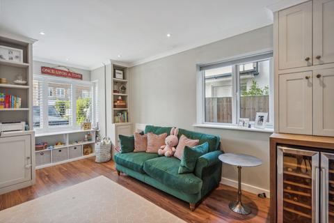 28 Mayflower Way, Beaconsfield, HP9 1UE