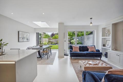 28 Mayflower Way, Beaconsfield, HP9 1UE