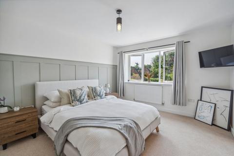 28 Mayflower Way, Beaconsfield, HP9 1UE