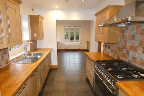 4 bedroom detached house to rent, Cross Road, Haslington